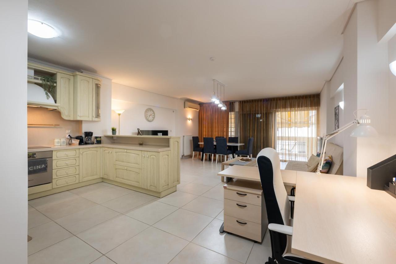 Spacious 2br, Hot Tub, Prvt Parking, Near Metro