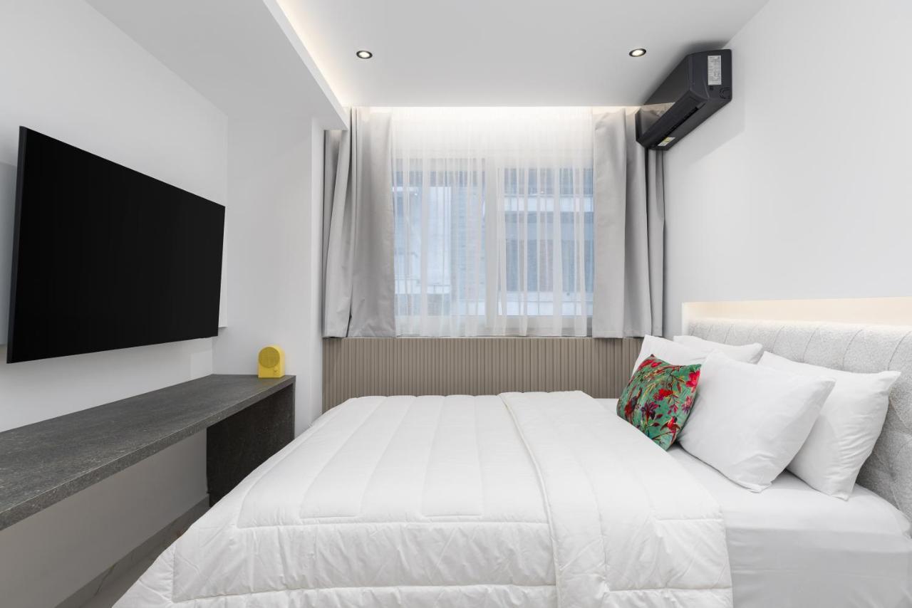 Amelie Studios by Halu!