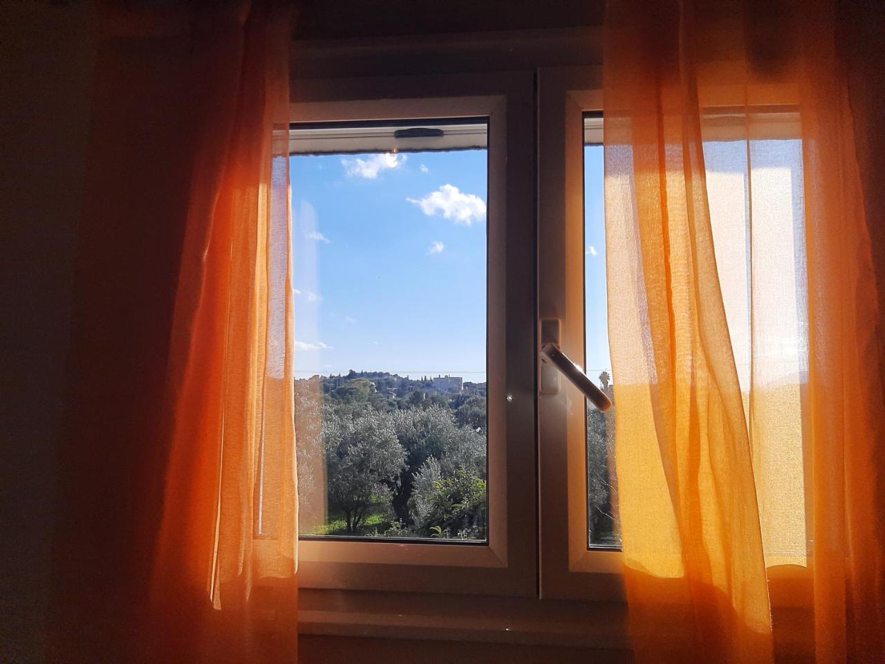 Suburbs Georgia's Loft In Country Side 15' From The Airport