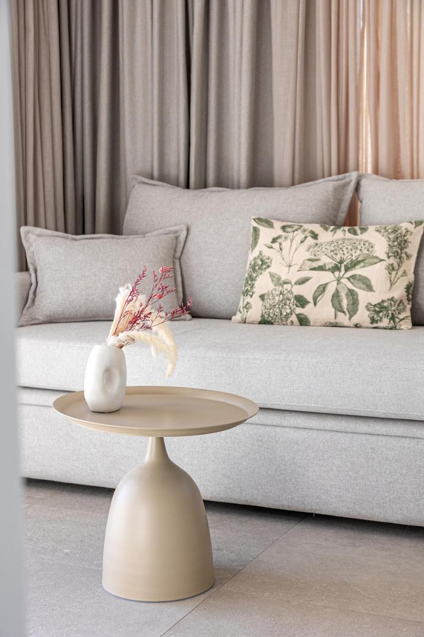 Raise Se7en Apartments