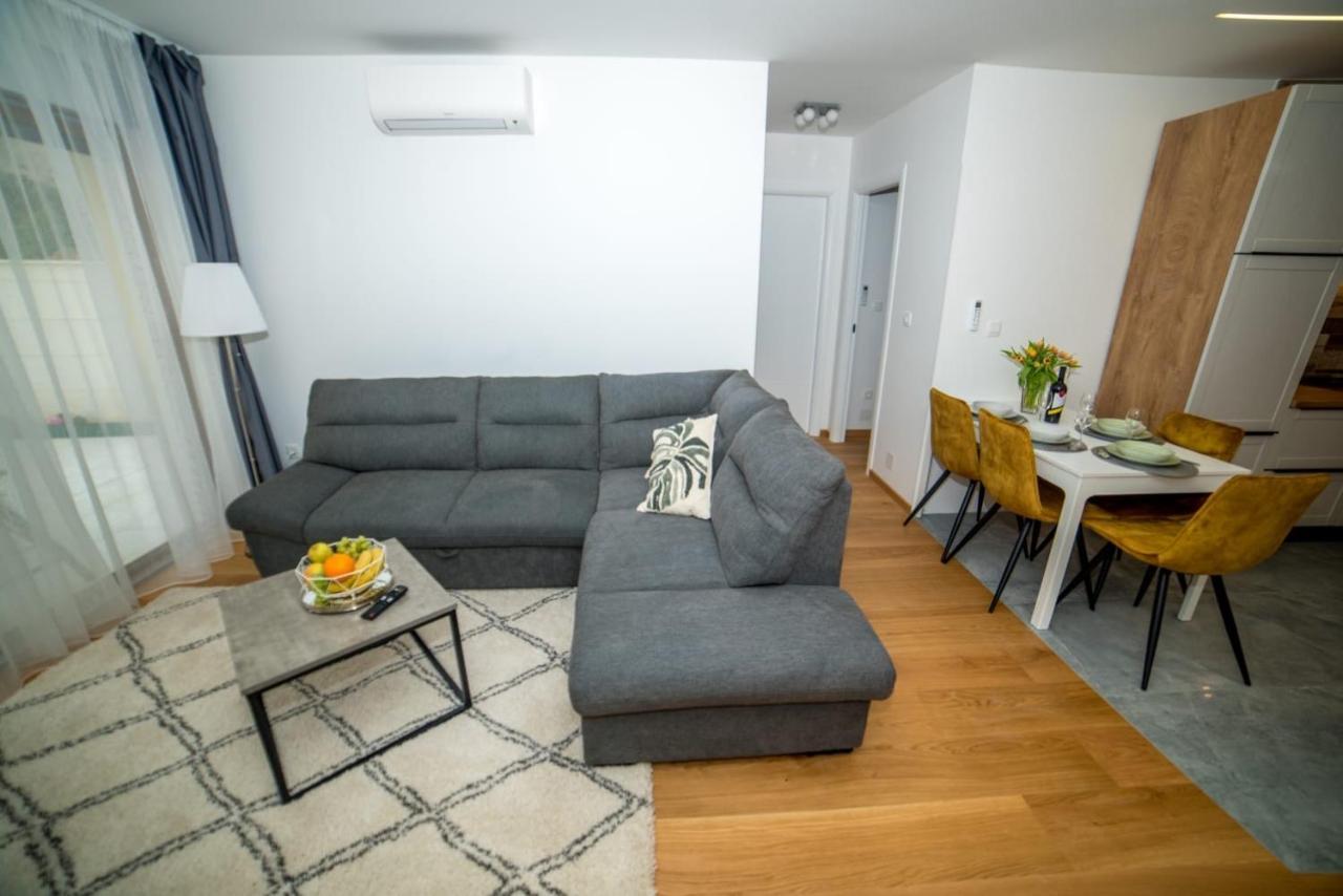 Apartment Lil