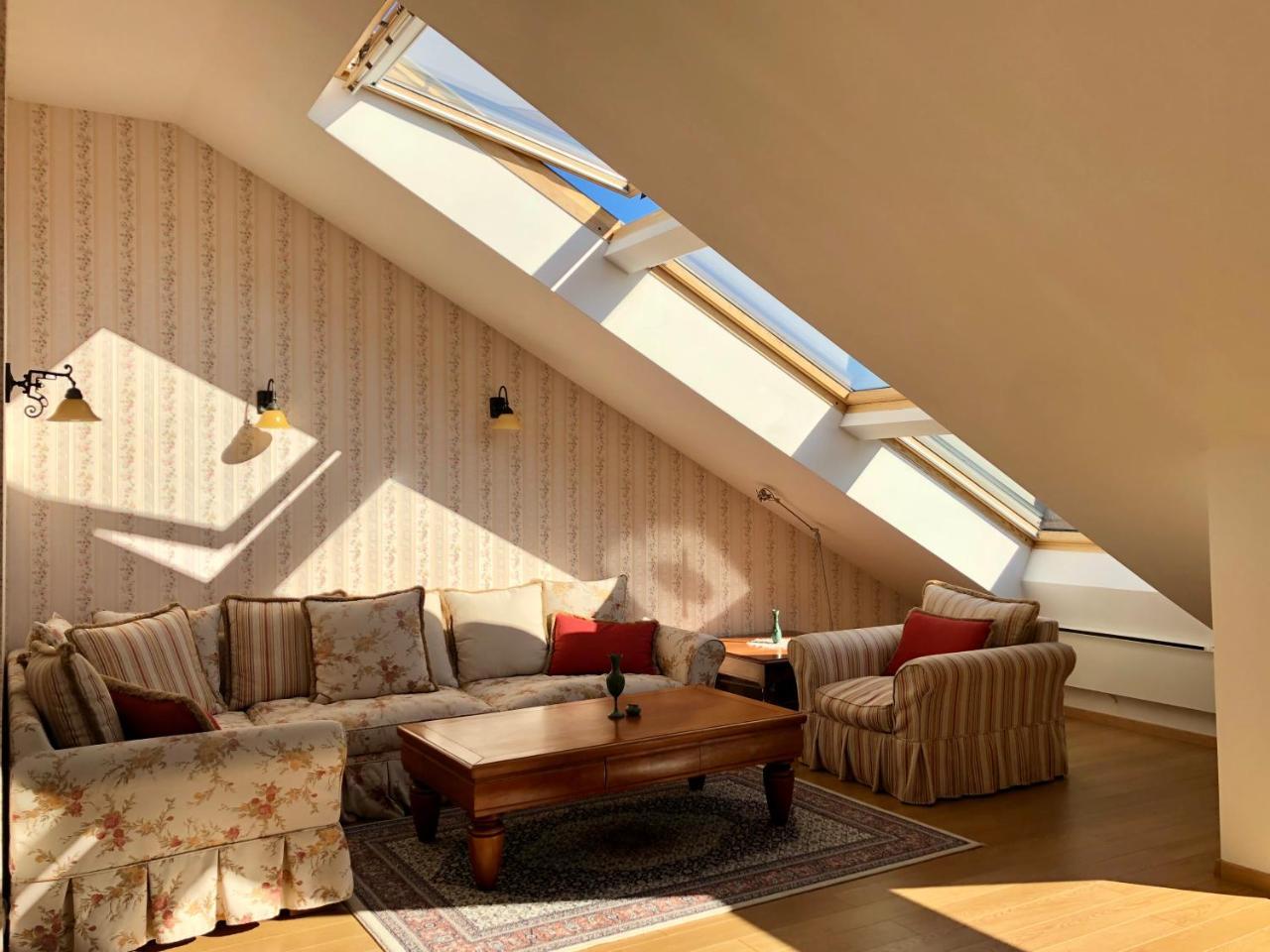 Luxury Penthouse With A Lavish Spa & 2 En-suite Bedrooms