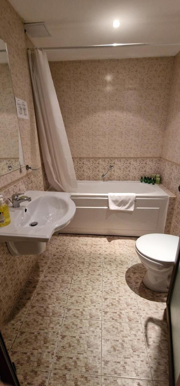 Lucy's Apartments Emerald