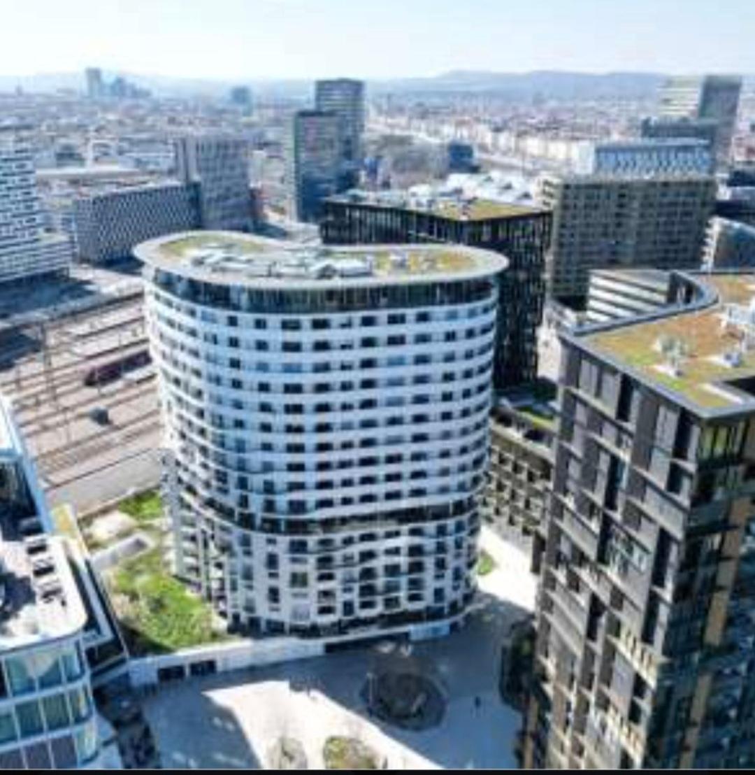 Am Hauptbahnhof 17 Stock Panorama