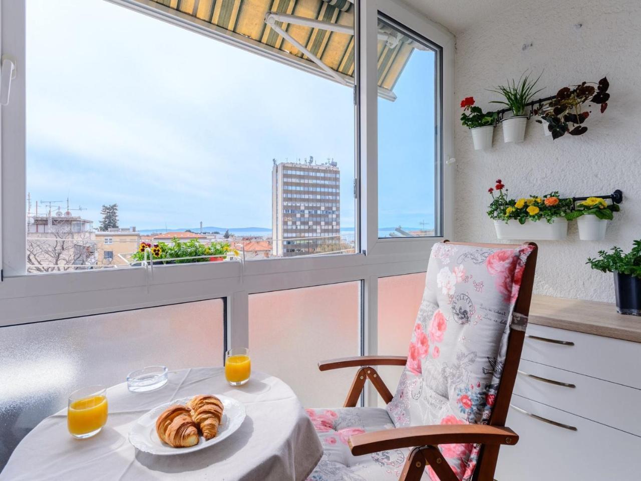 Apartment City Walk St Comfort One Bedroom Apartment With Balcony & City View A2