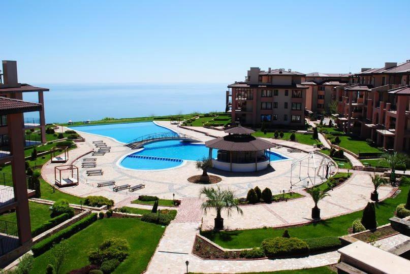 Sea View & Infinity Pool Apartment In Kaliakria Resort
