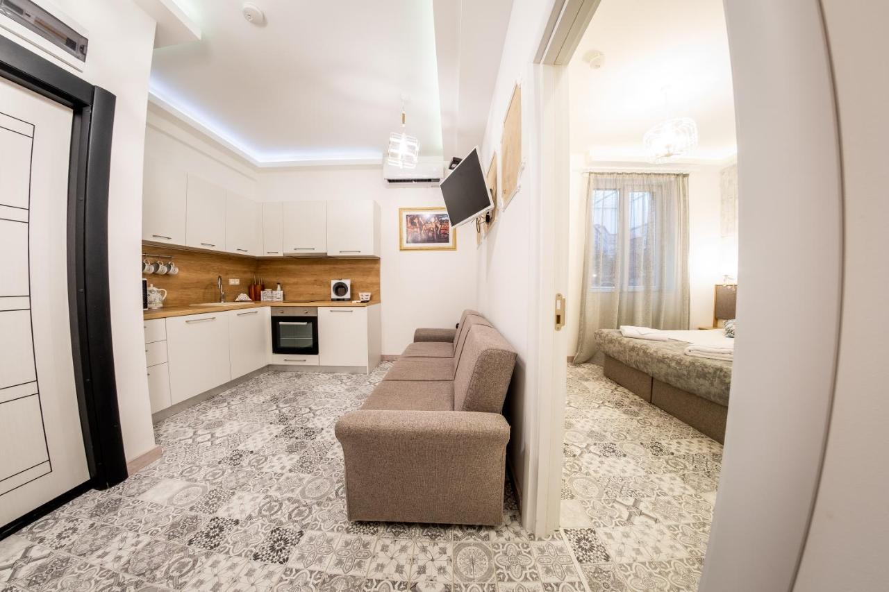 Sofia Pearl Life Apartment No Window Apartment