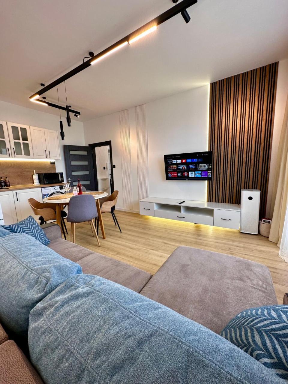 Cozy Apartment With Balcony On The Black Sea Part Of The Family 'vicki Apart