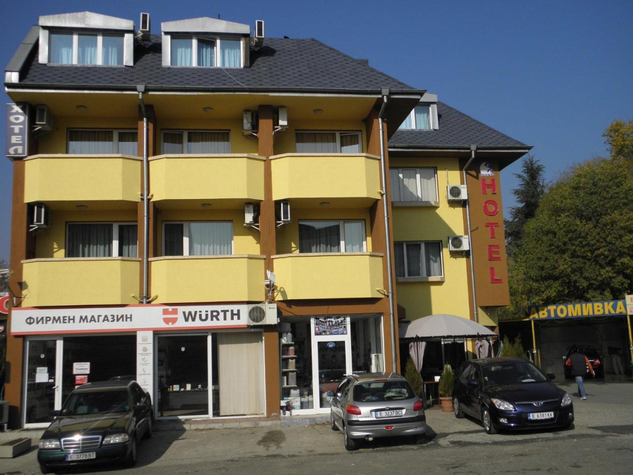 Pilevski Hotel