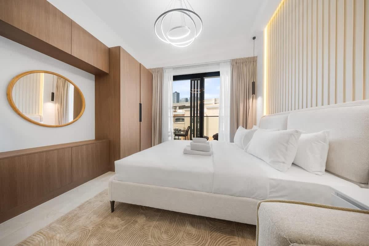 Bright Studio Apartment Pool View in Jvc