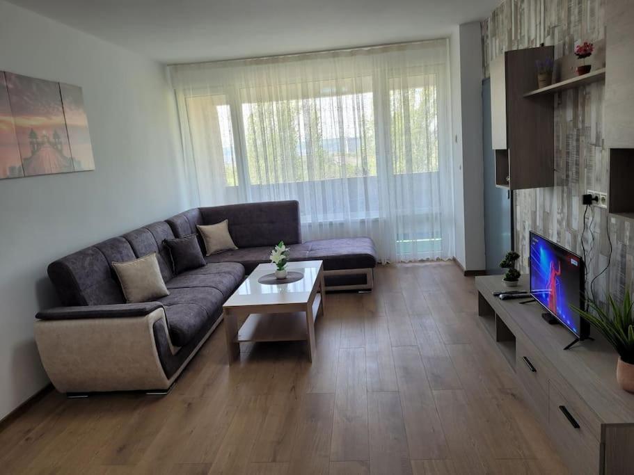 Ap.mihalevi 2bedrooms,living Room & Kitchen
