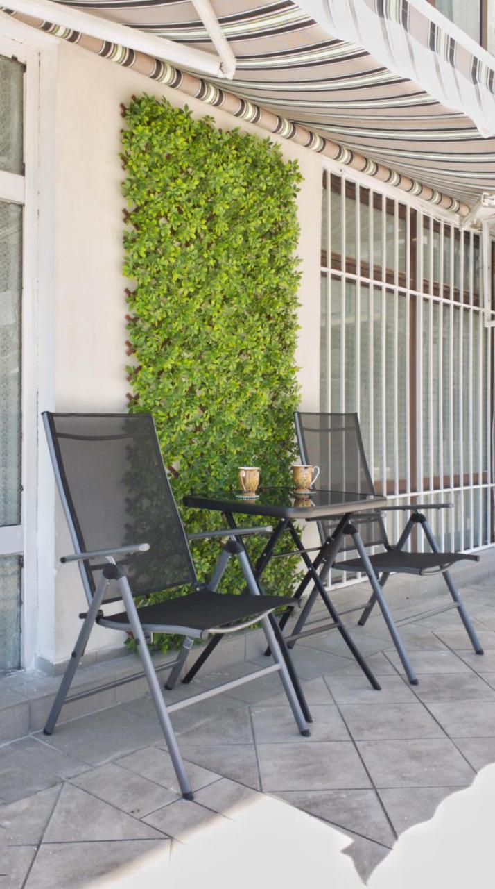 Cozy Studio Near The Park With Huge Verandah.