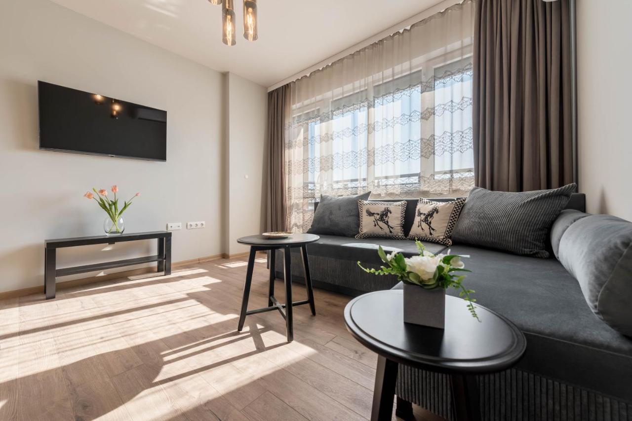 Sunny Ap & Parking 5min From The Beach