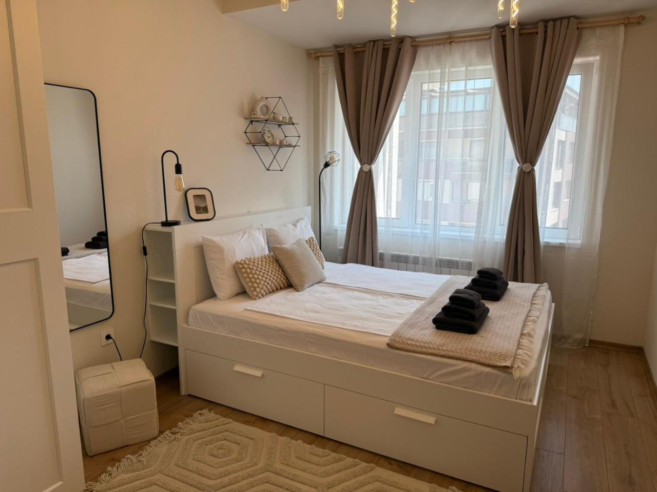 Koko's Cozy Apartment Free Garage Netflix & Balcony