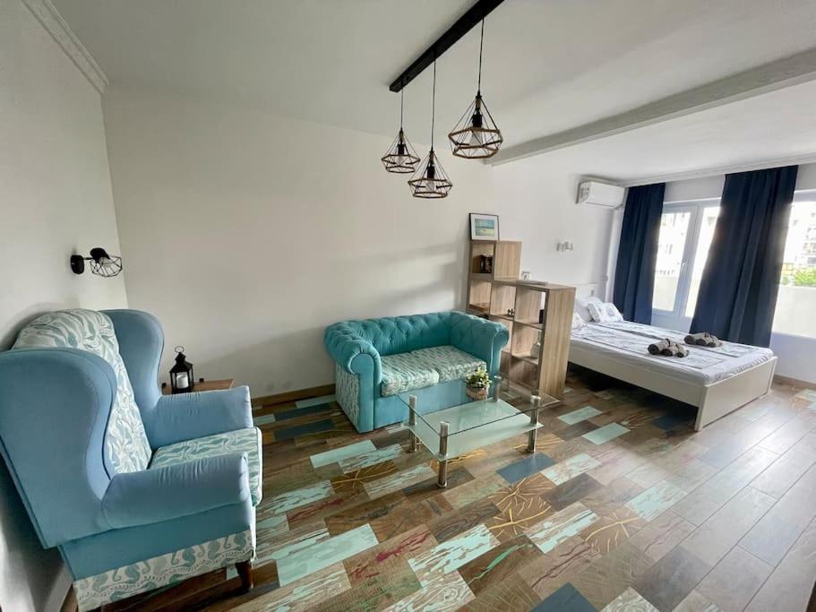 Sunny Seaside Retreat In Burgas