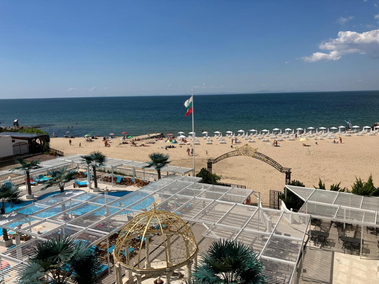 Apartament V Kk Elenite S Frontalna Gledka More, Razpolozhen Na Samiq Plazh