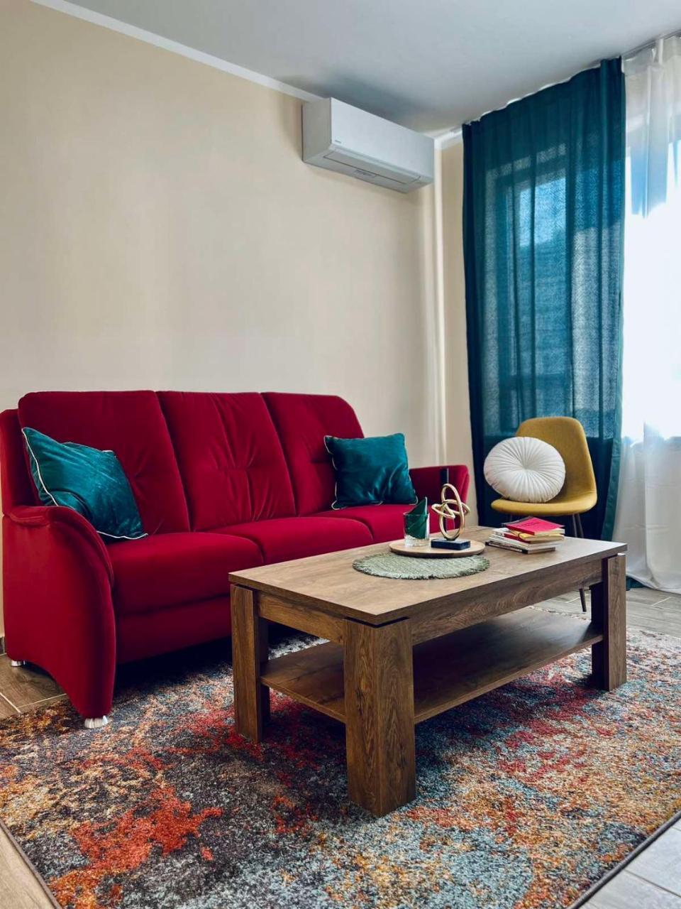 Strawberry Apartment