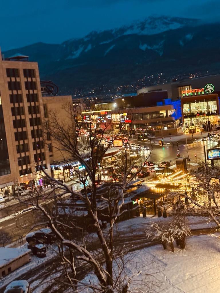 Spacious Apartment With A Mountain View, Big Balcony & Parking