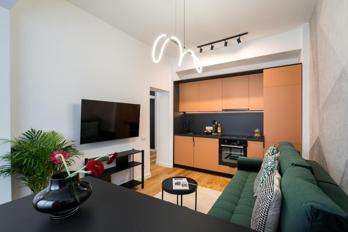 Sunny 2br Flat Top Location City Center