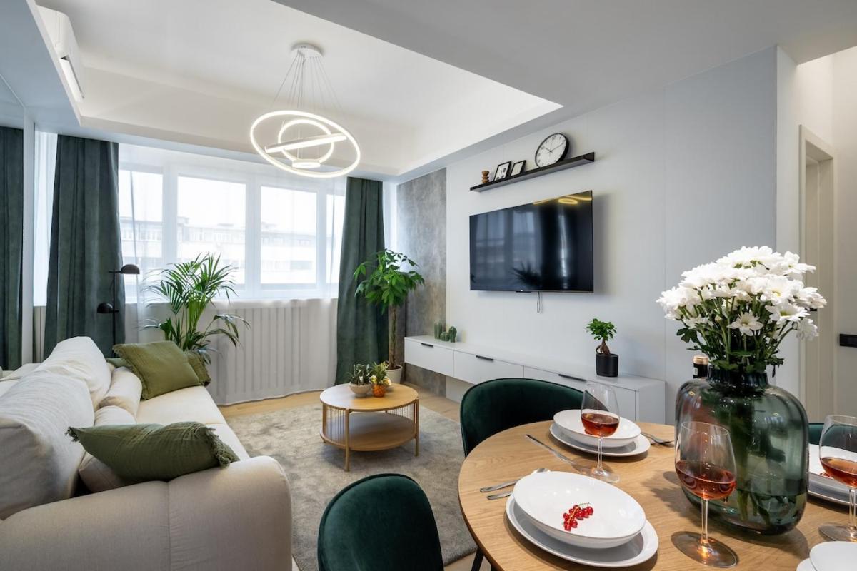 City Center 1br With Private Balcony