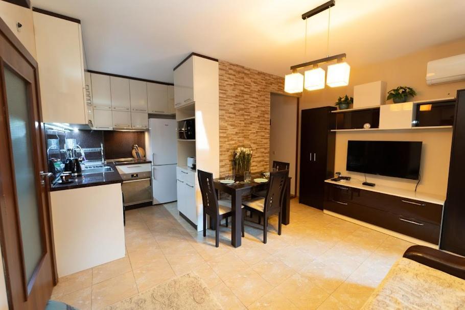 Apartament Za Gosti Uyut