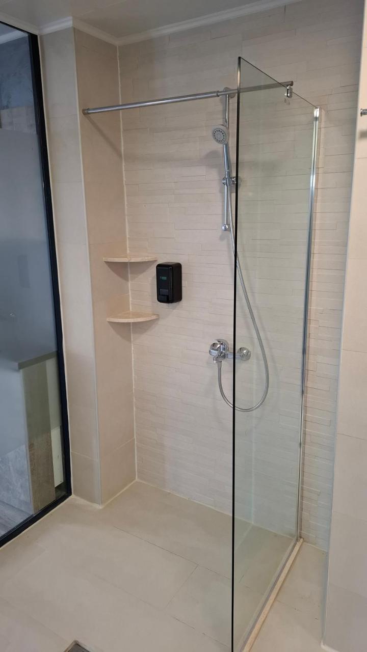 Rcr Einstein Studios 2