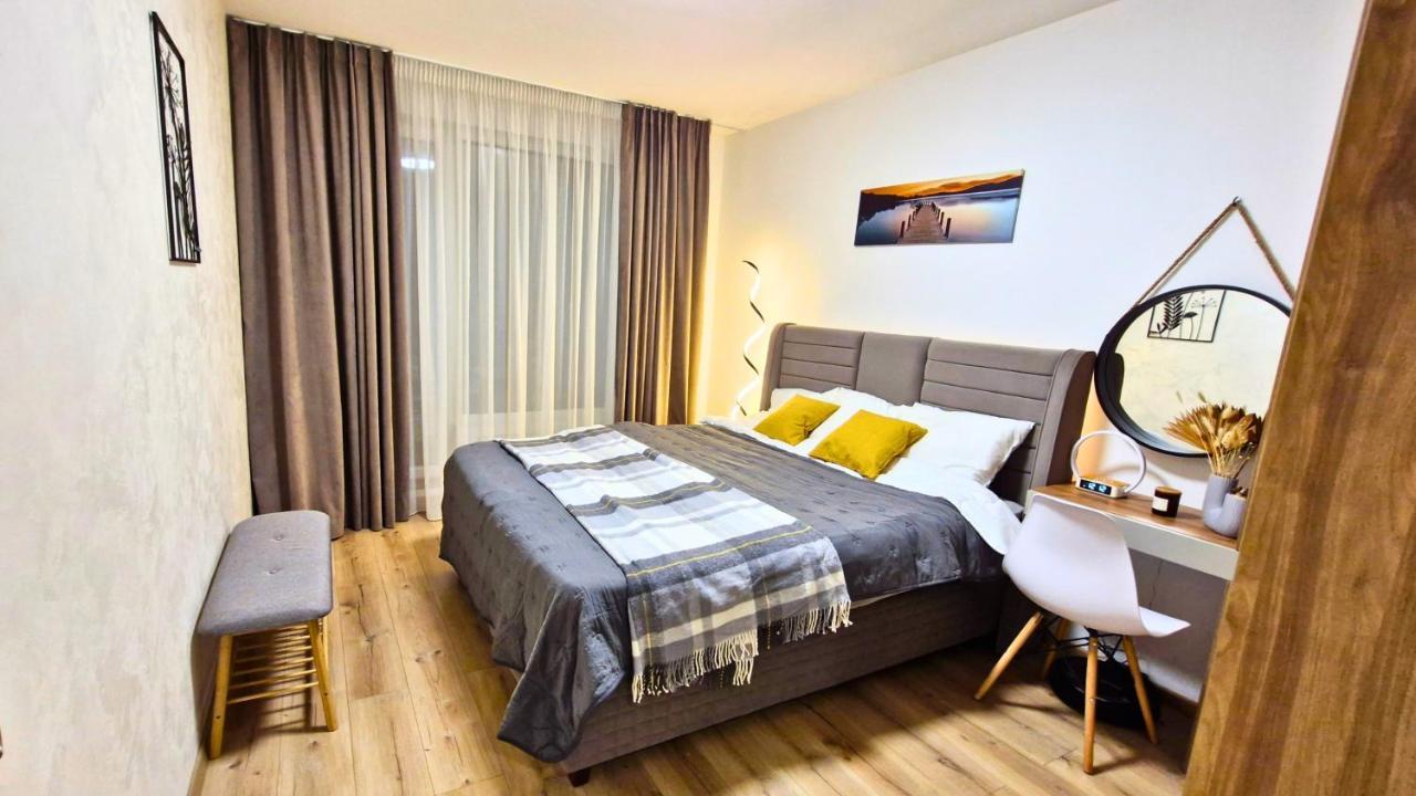 Chic, Sunny & Cozy One Bedroom Bliss