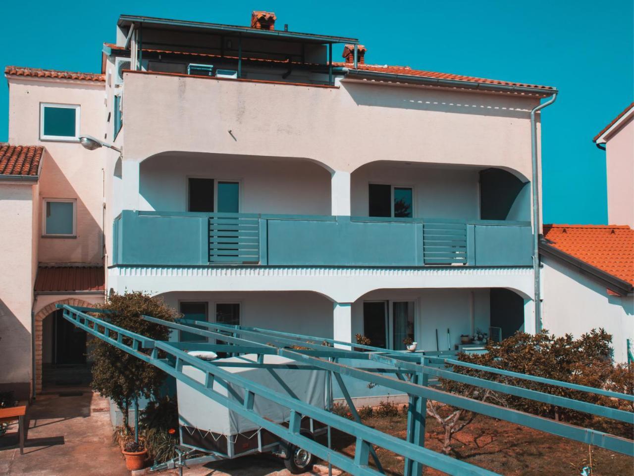 Holiday Apartment Deh, Stinjan