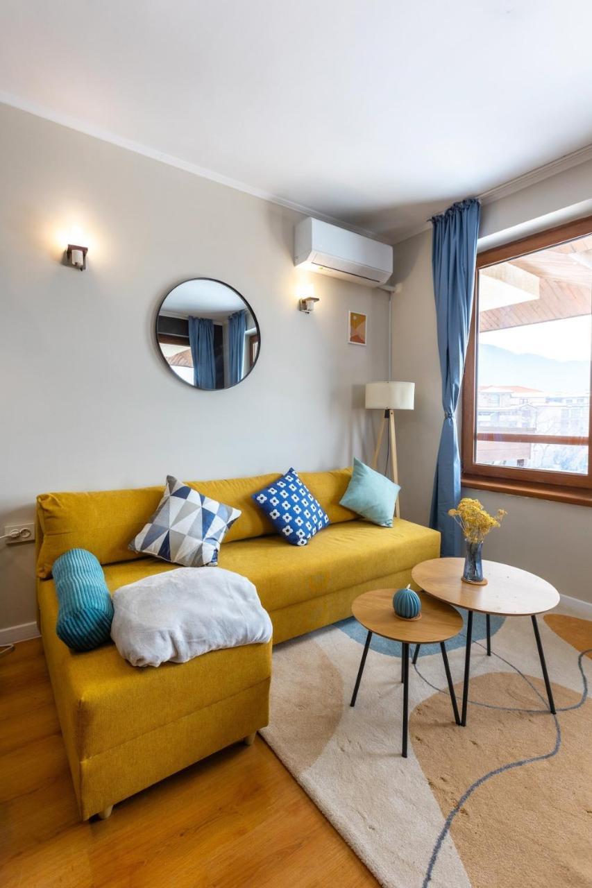 Modern 1 Bedroom by The Gondola