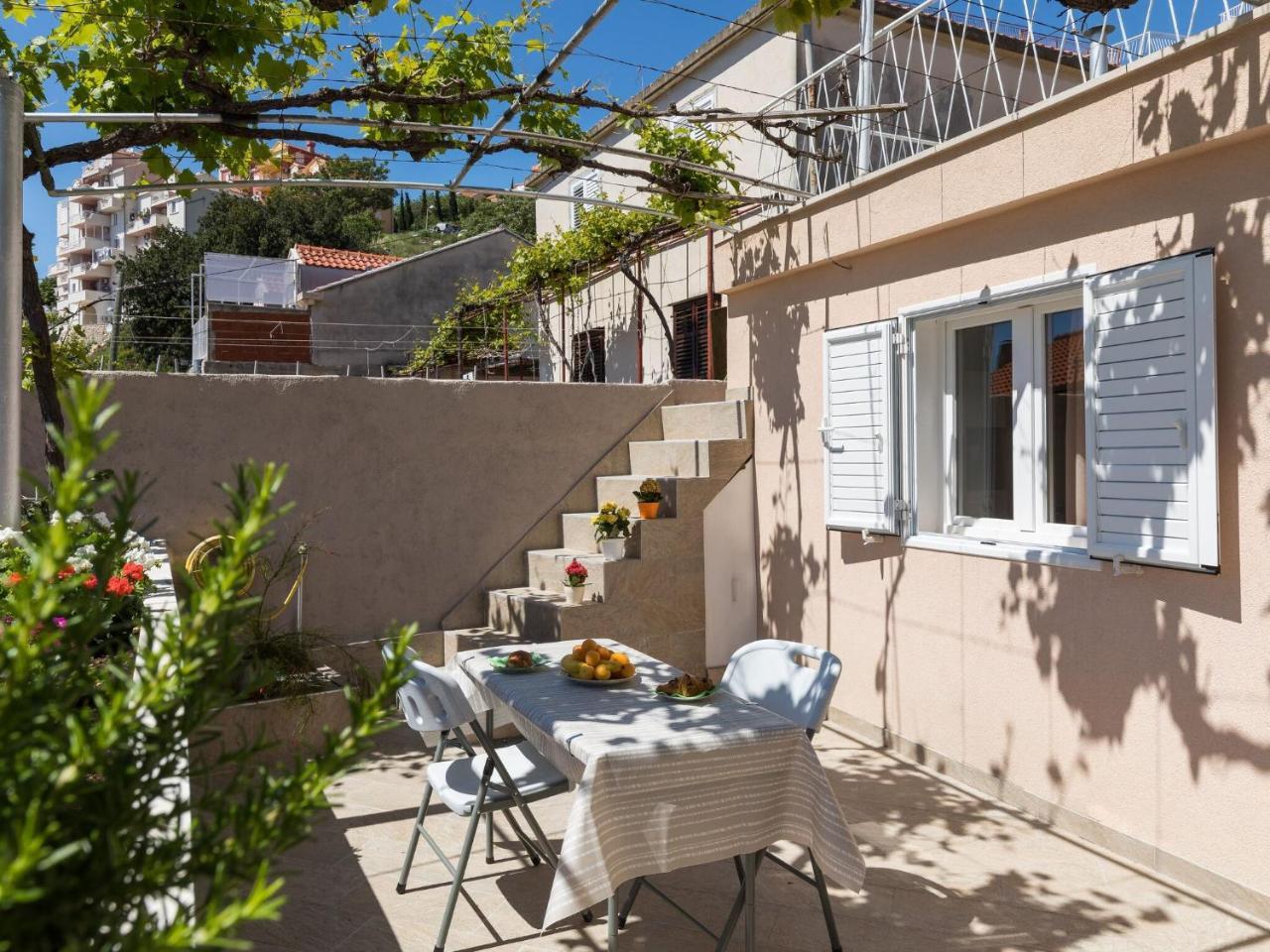 Apartment Meet & Greet Studio Apartment With Terrace & Sea View