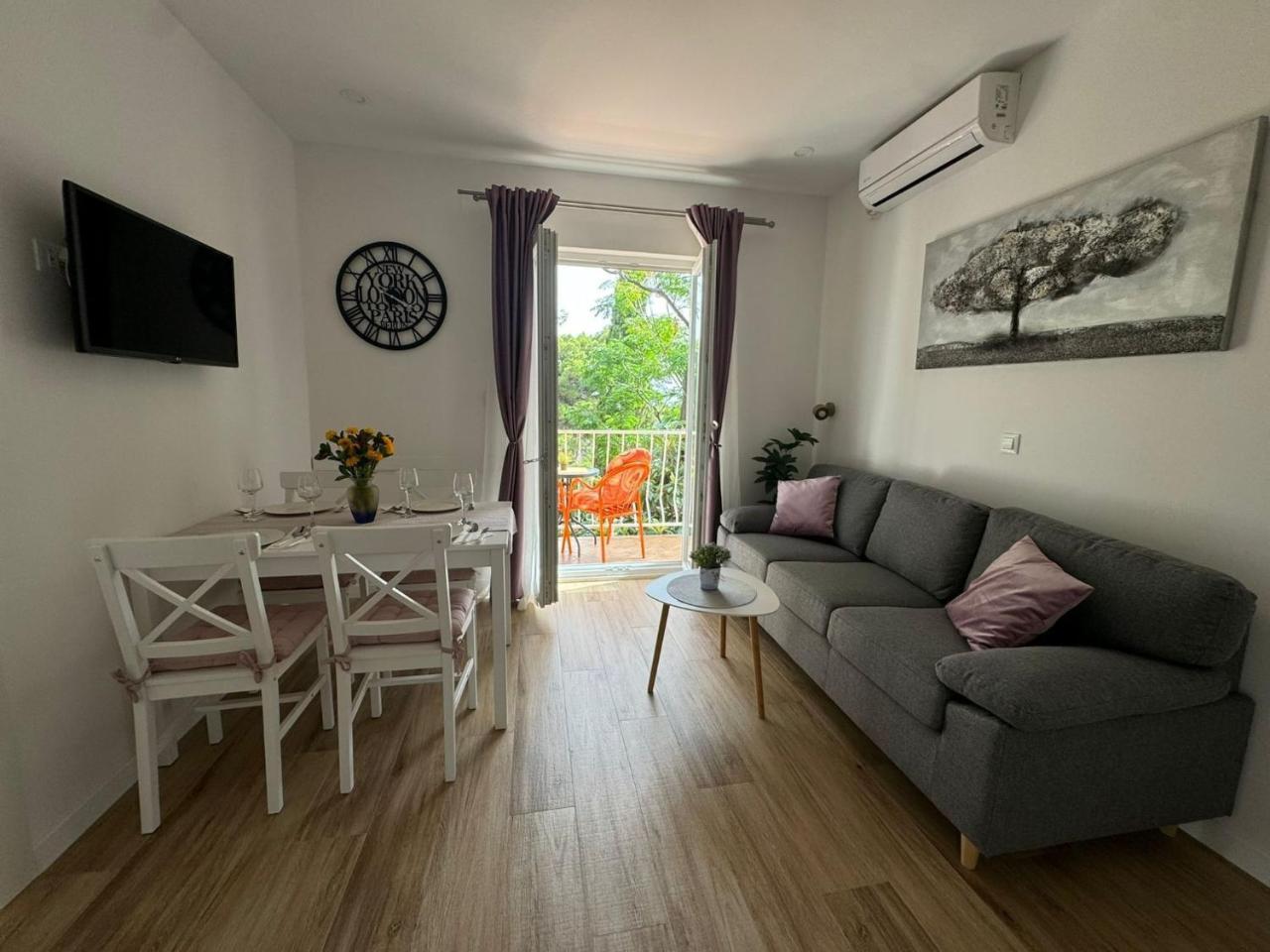 Apartment & Rooms Papa Two Bedroom Apartment With Balcony & Partial Sea View