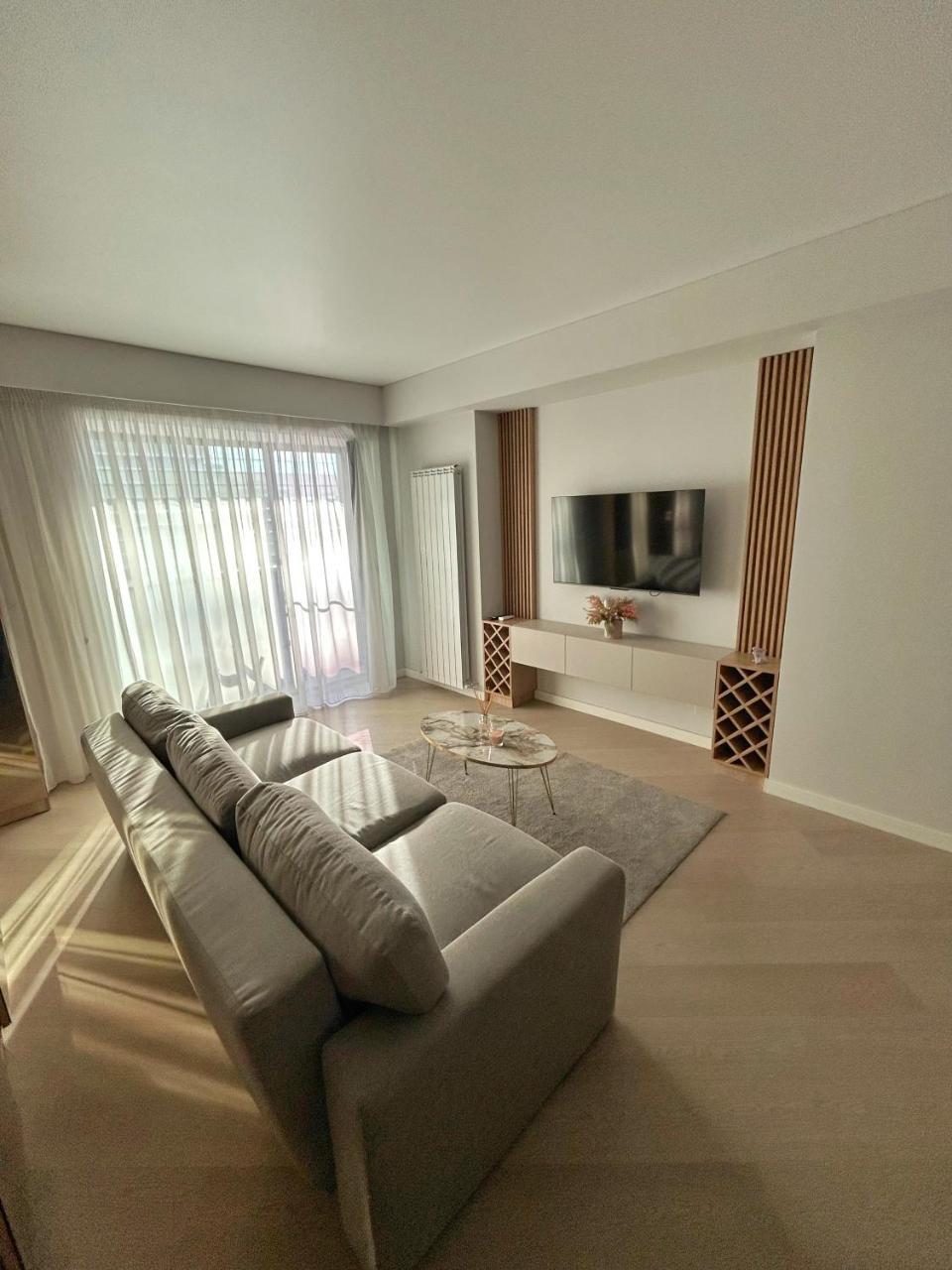 Apartment In Cortina North With Private Parking