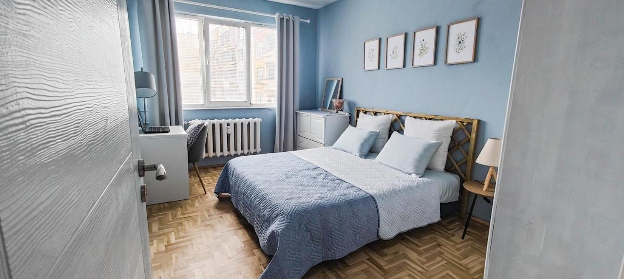 5munutes From The Airport & 15 From The City Center