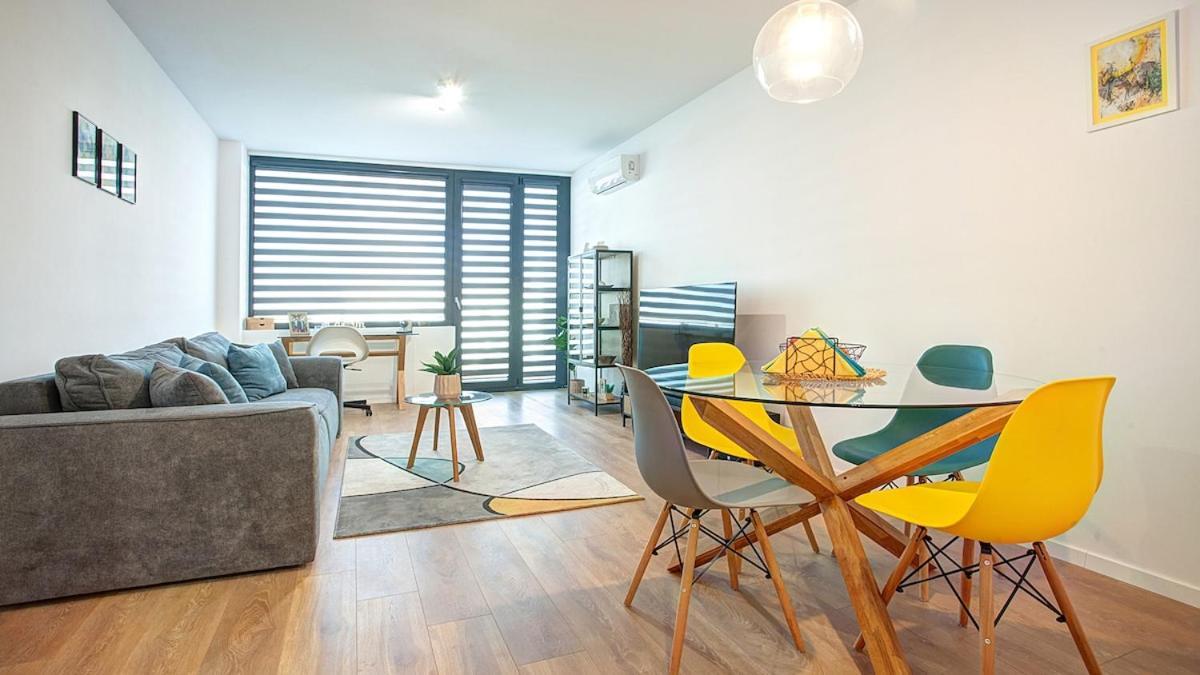 College Flat Wi-fi With 600 Mbit Speed