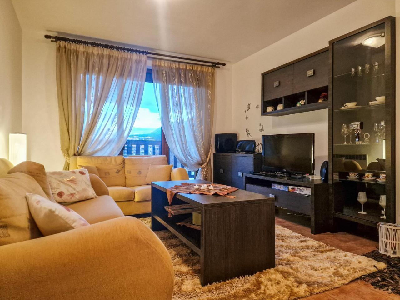 Cozy 2-bedroom Stay With Parking In Old Inn Bansko by Flat Manager