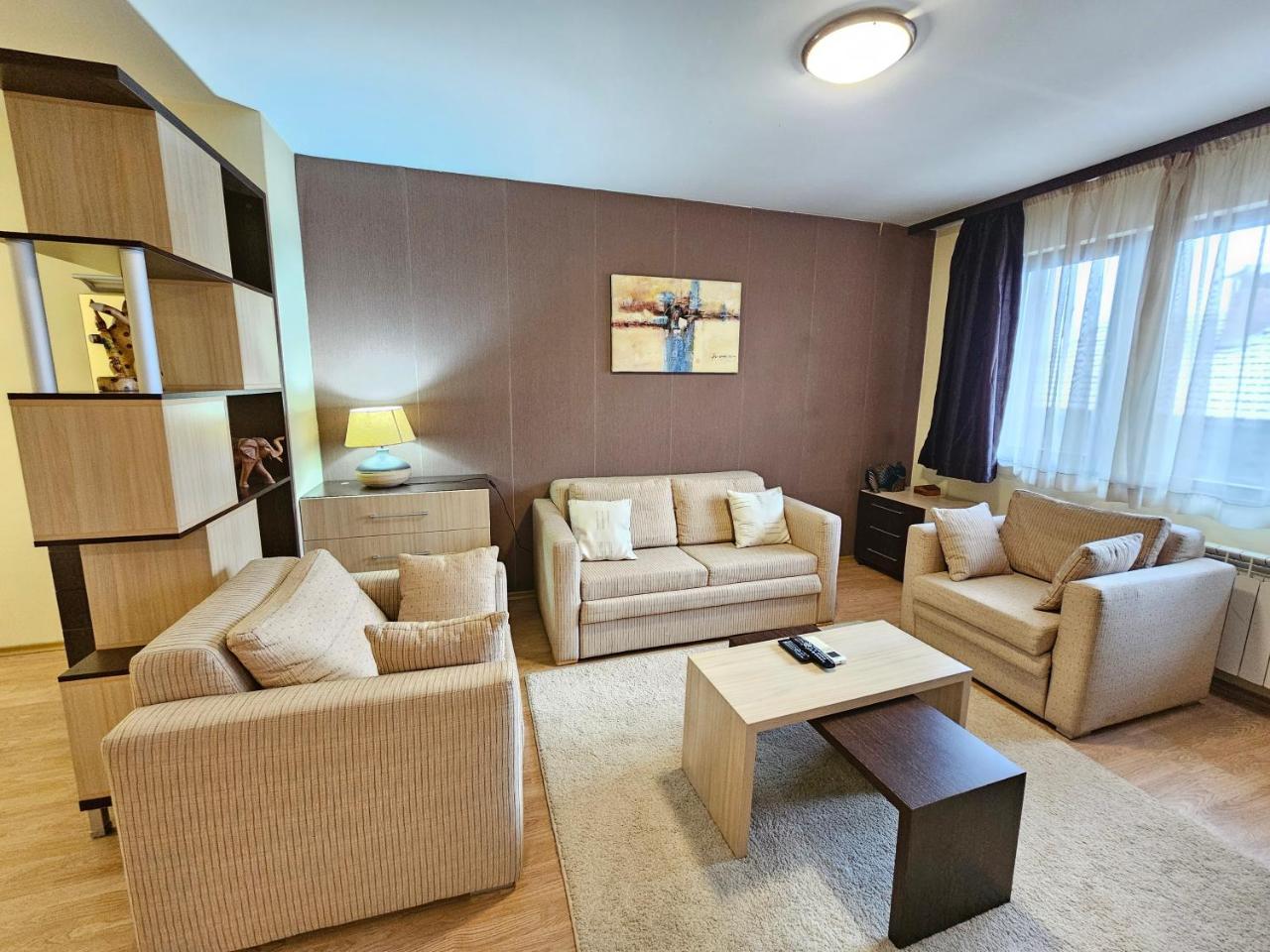 Two Charming Studios In Trinity Bansko With Balcony & Free Parking by Flat Manager