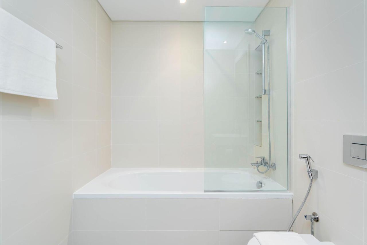 Luxury 1br with Private Beach & Pool!