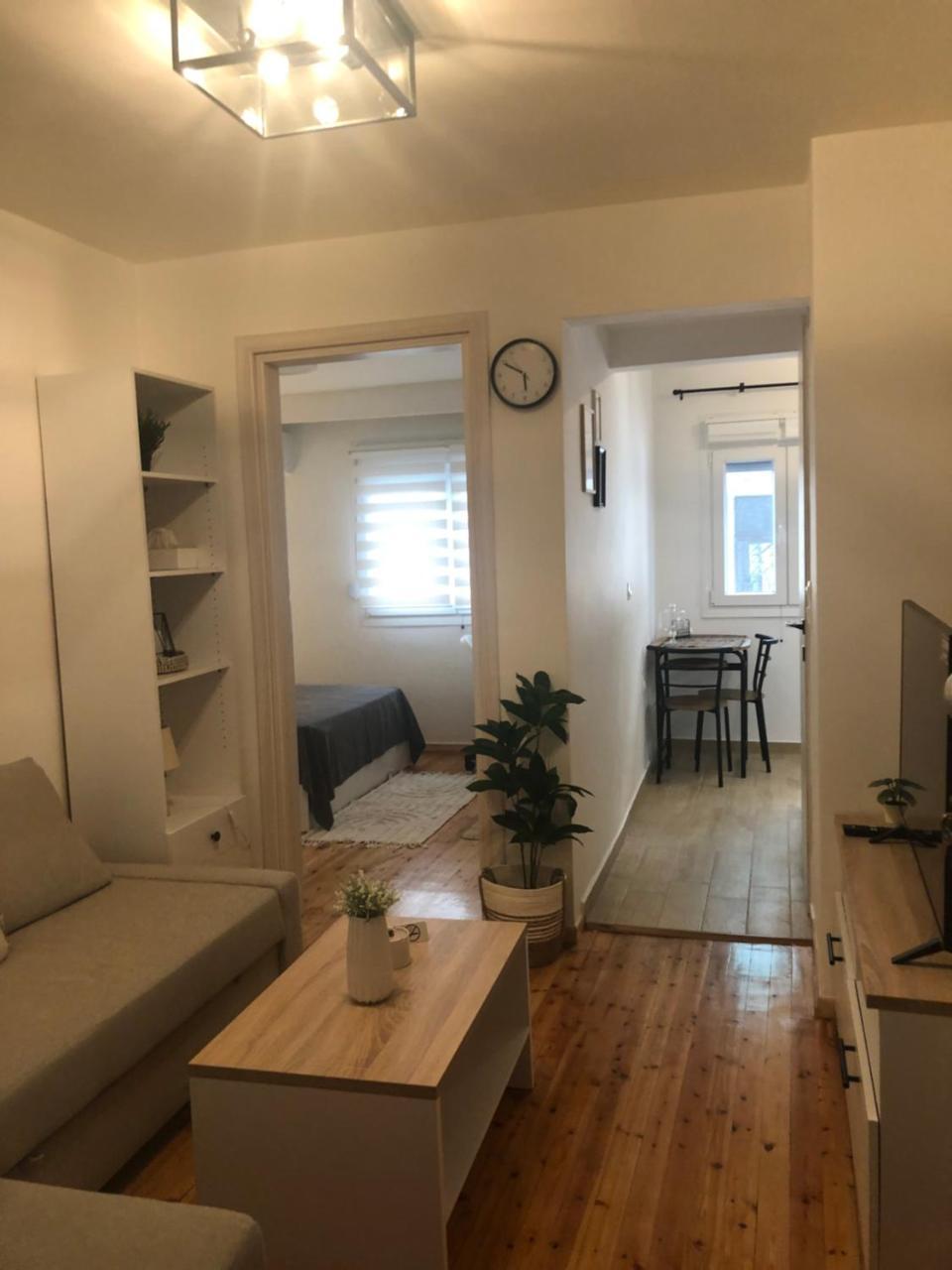 Stelios Seaside Apartment