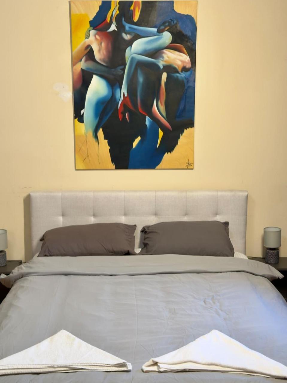 Spacious Two-bedroom, Balcony & Kitchen Retreat