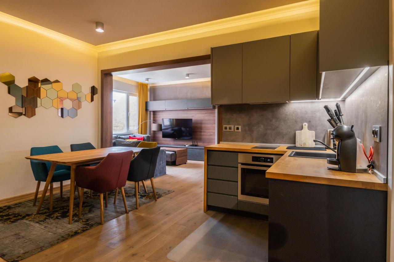 The Honeycomb Hideaway by Flat Manager