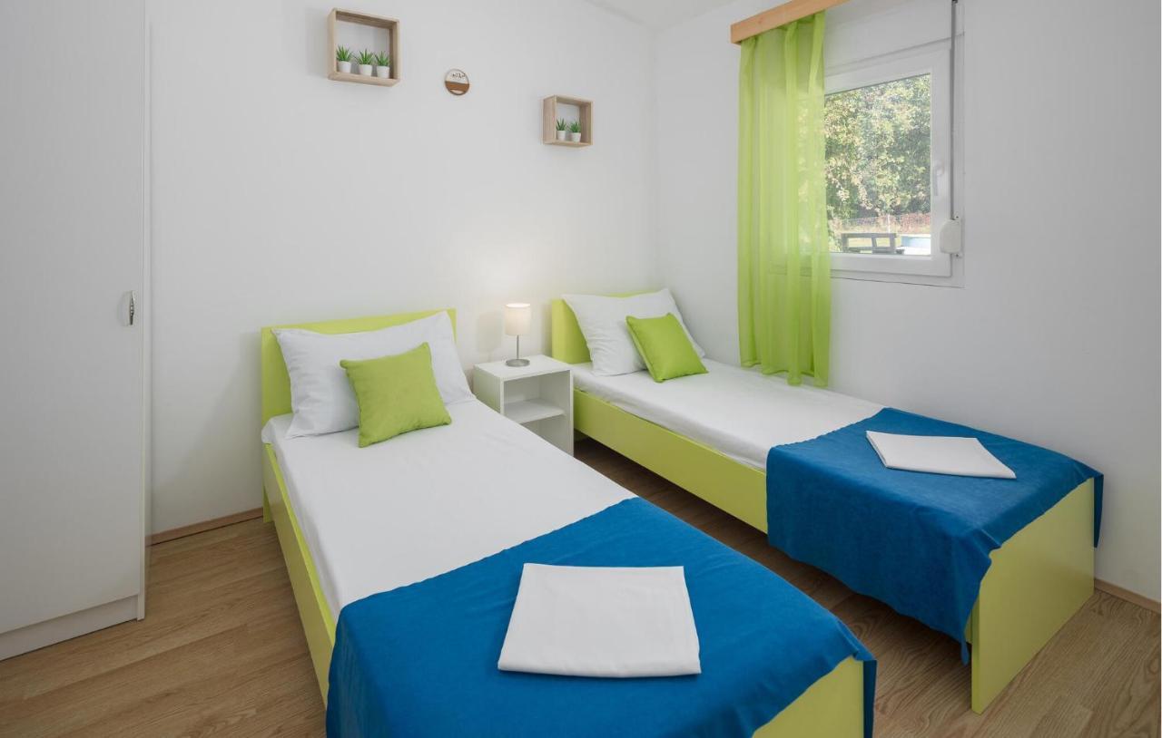 Beautiful Home In Tinjan