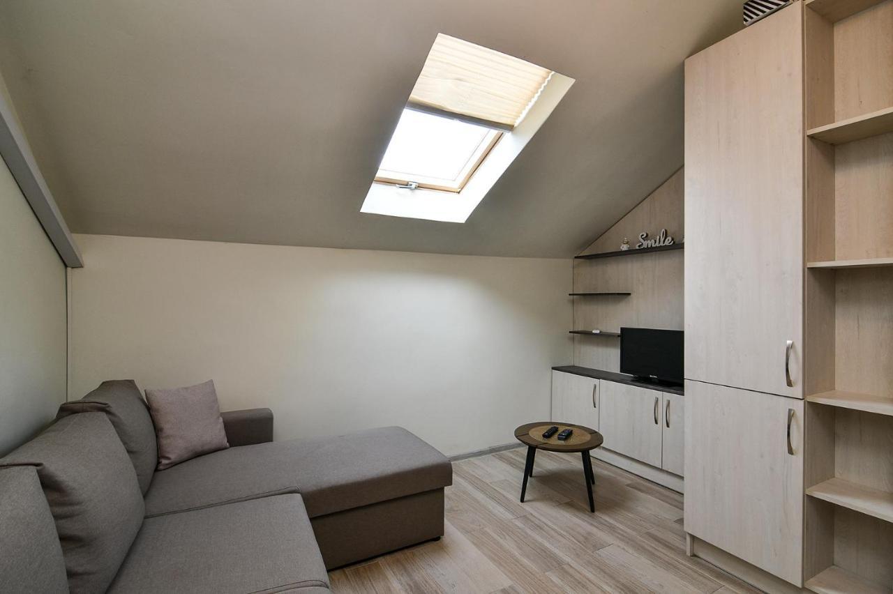 Budget Studio In Varna Center Unde Roof