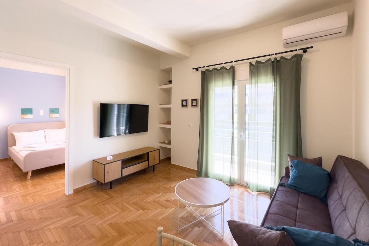 Panormou Neon Urban Apartment 4a