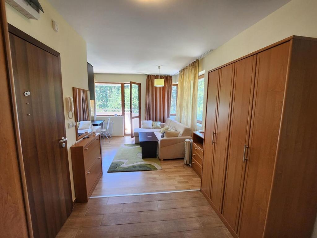 Pine Tree Easy Ski Access Next 100m To Ski Slope & Forest View