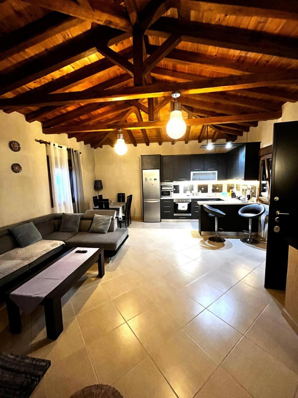 The Fortress, Beautiful & Private House With Top