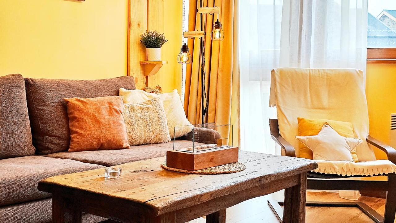 Forest Nest Cozy Apartment White Balcony On The Hill