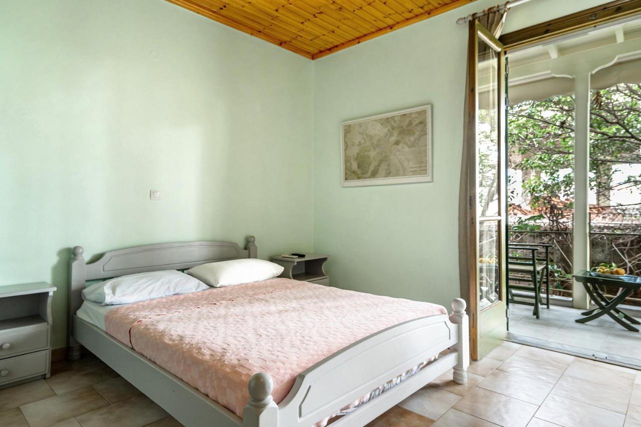 Old Boat Double Studio 9