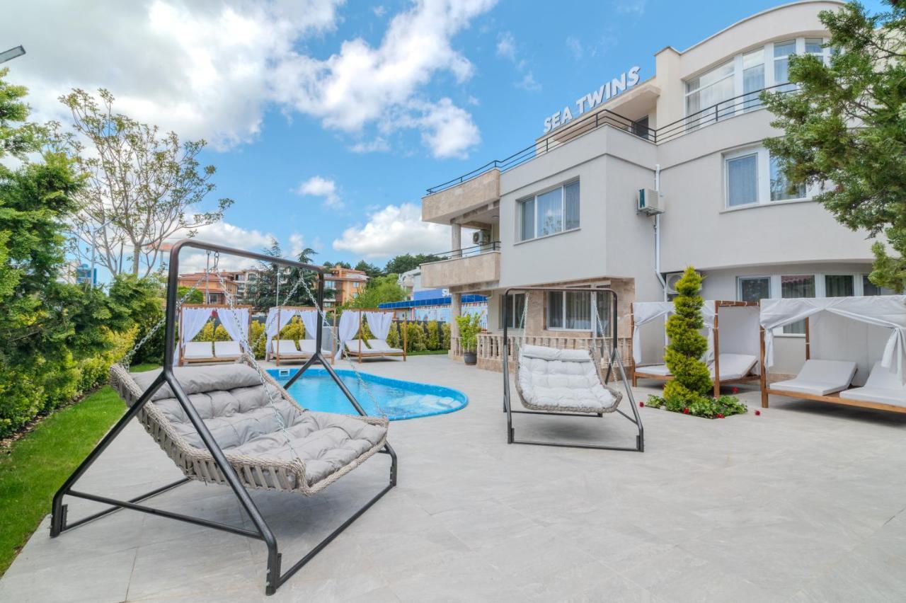 Sea Twins Luxury Aparthotel 150 M From The Beach