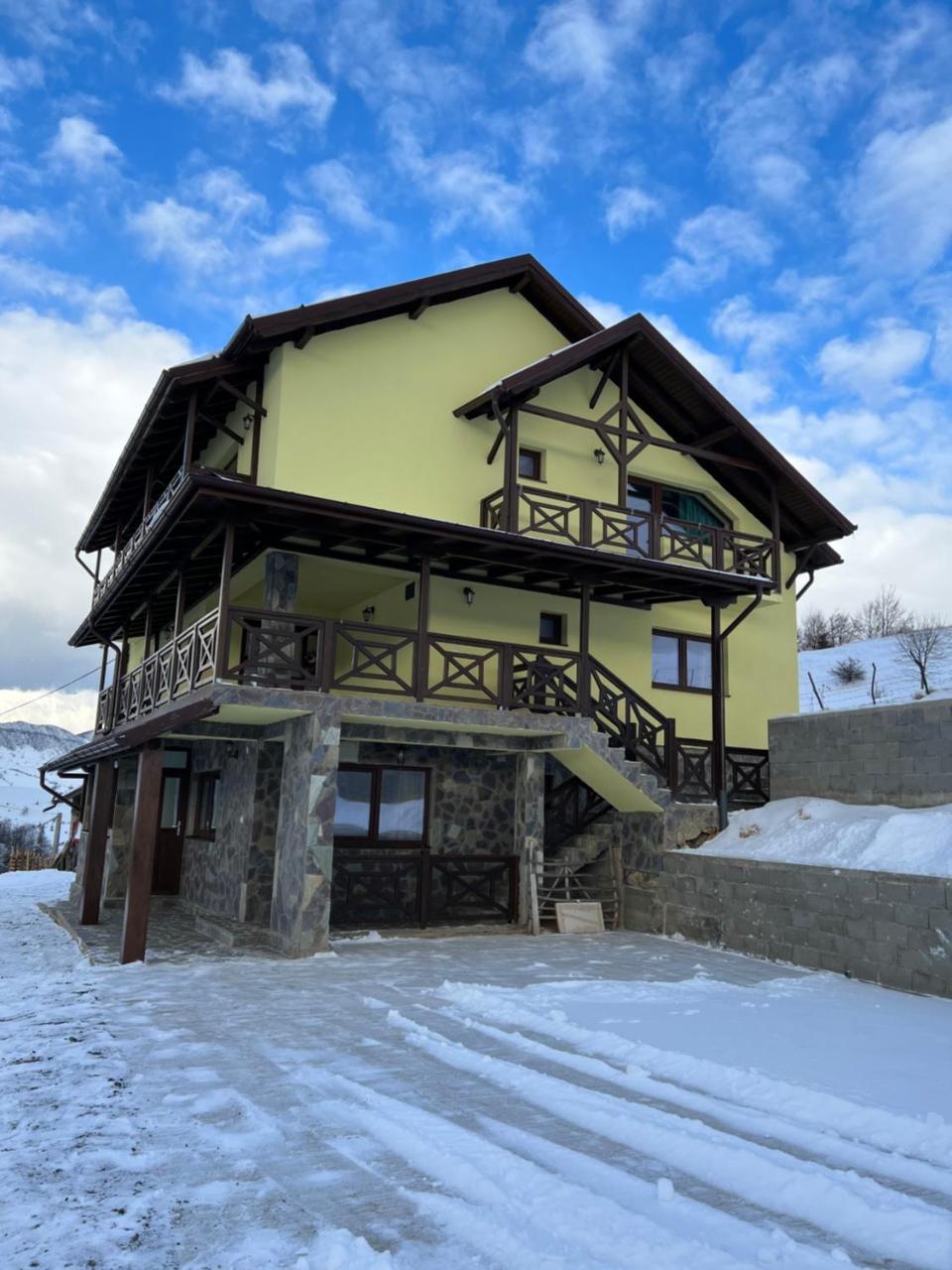 Pensiunea Dealul Miristei Fundata