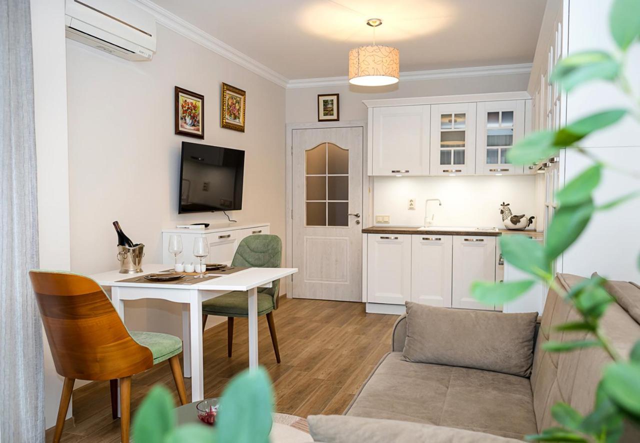 Stylish 1br Steps From Sea Garden I Central Varna by Flat Manager